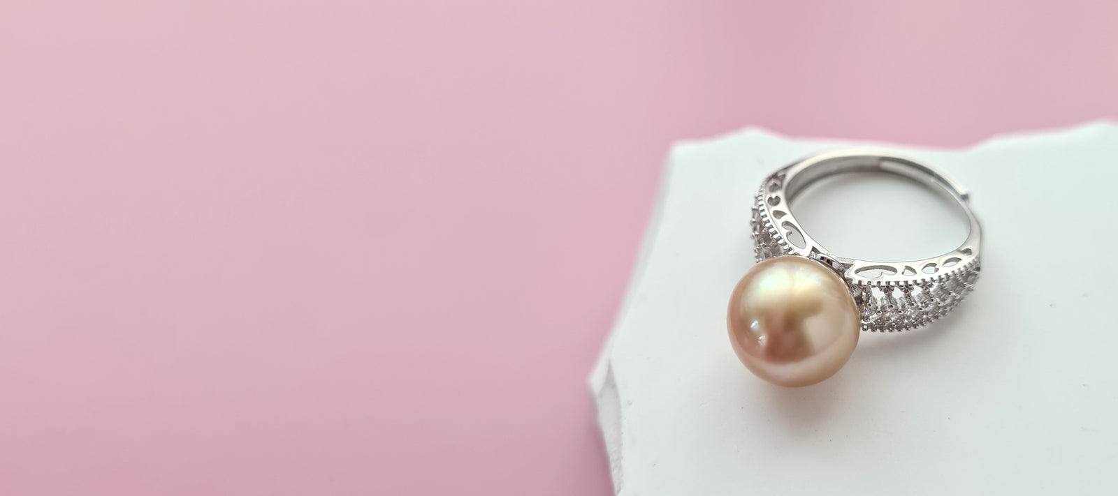 How to Style Different Pearl Rings: A Comprehensive Guide