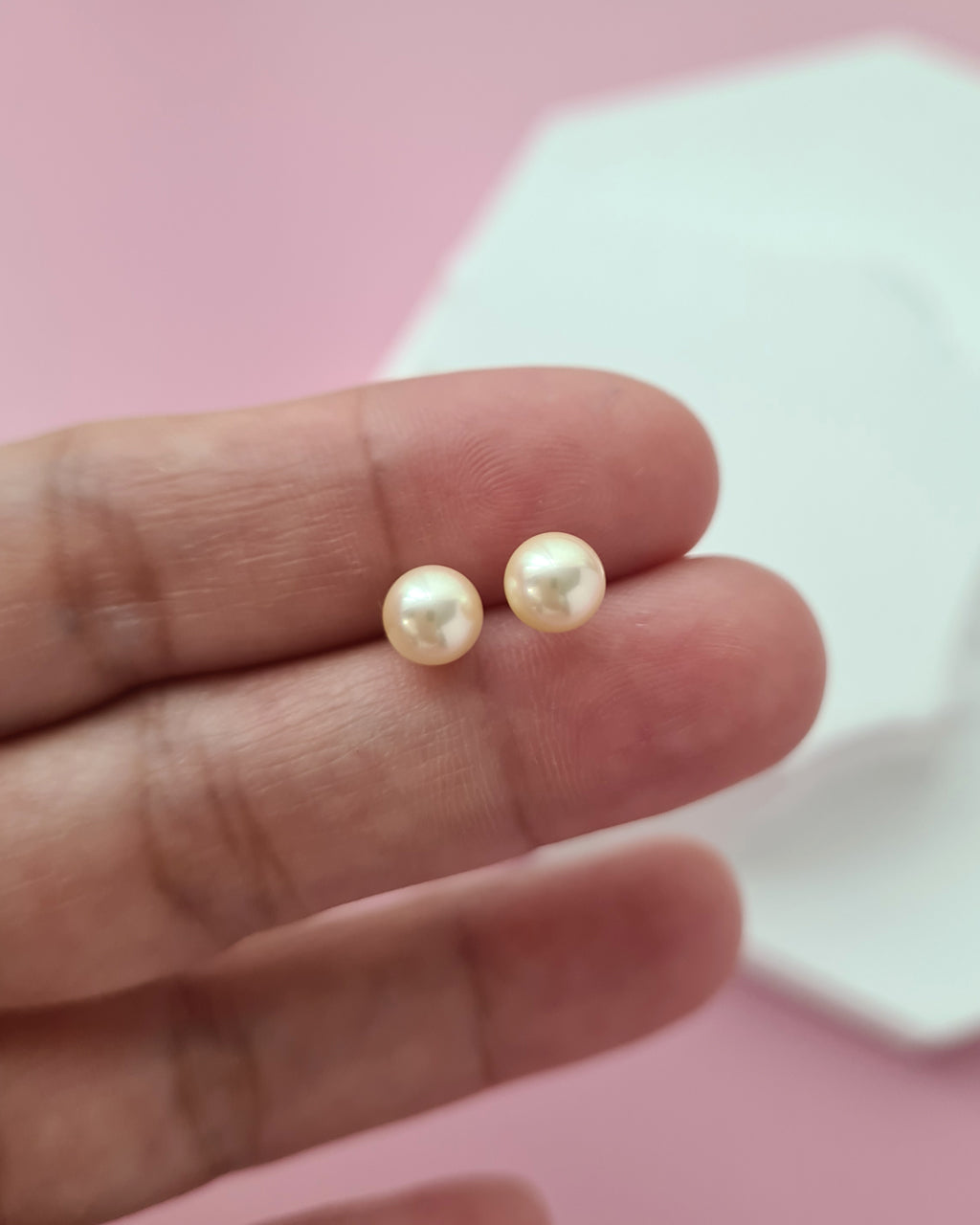 5.5mm Natural Queen Gold Akoya Pearl 18K Gold Stud Earrings