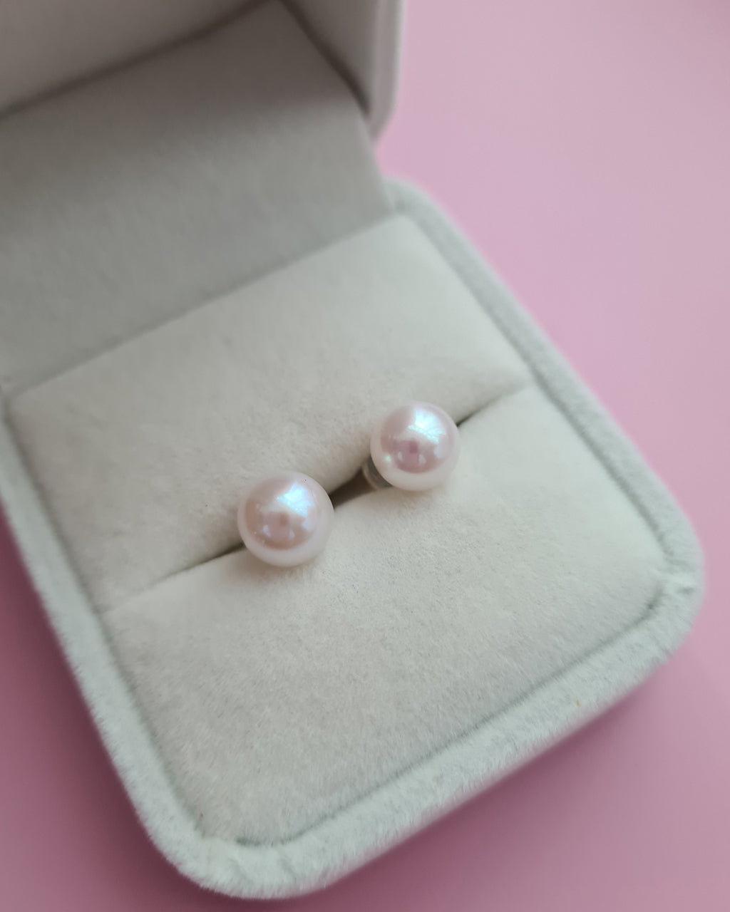 White Akoya Pearl 18K Gold Bracelet - 5mm-5.5mm