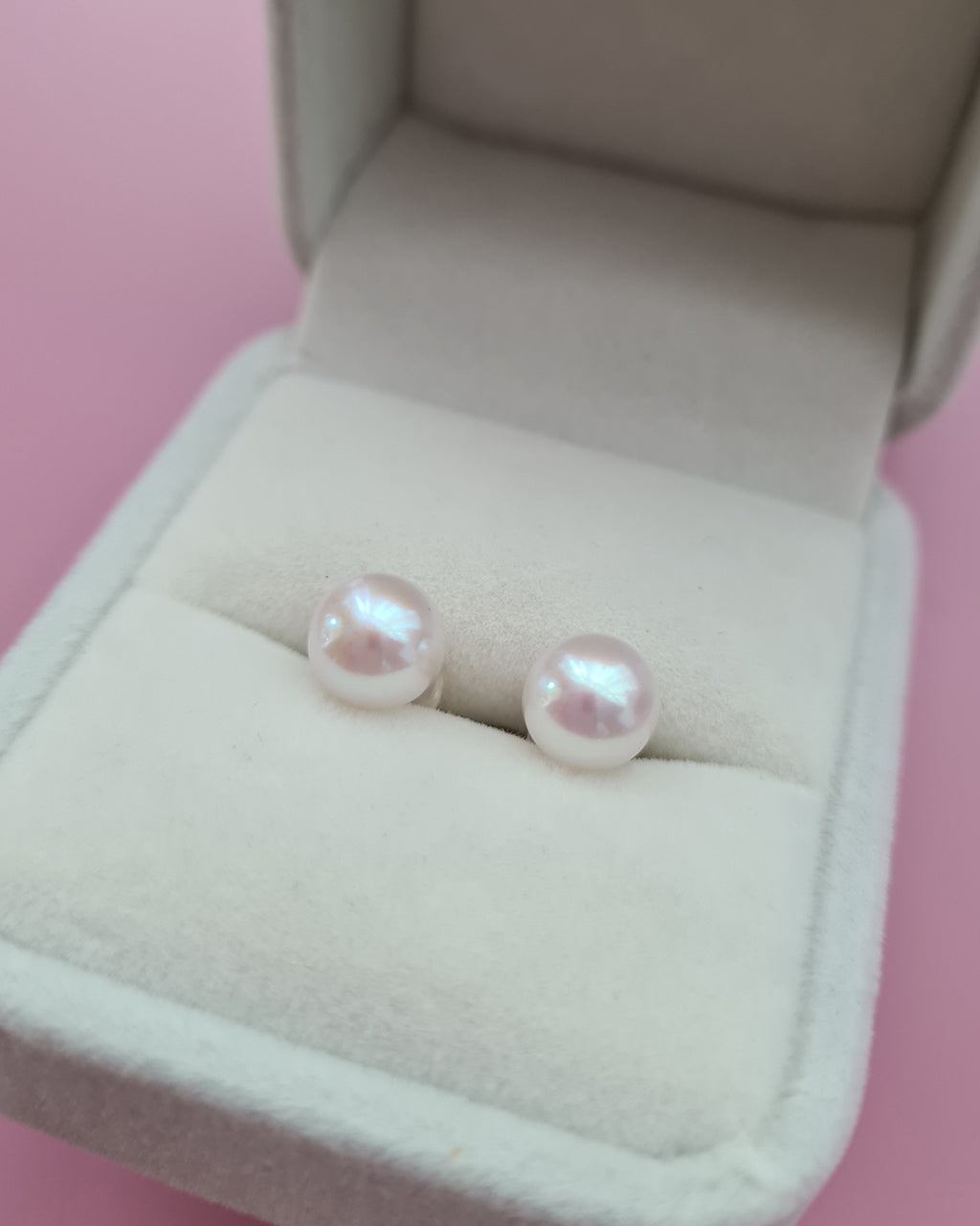 White Akoya Pearl 18K Gold Stud Earrings - 7.5mm to 8mm TEN-NYO