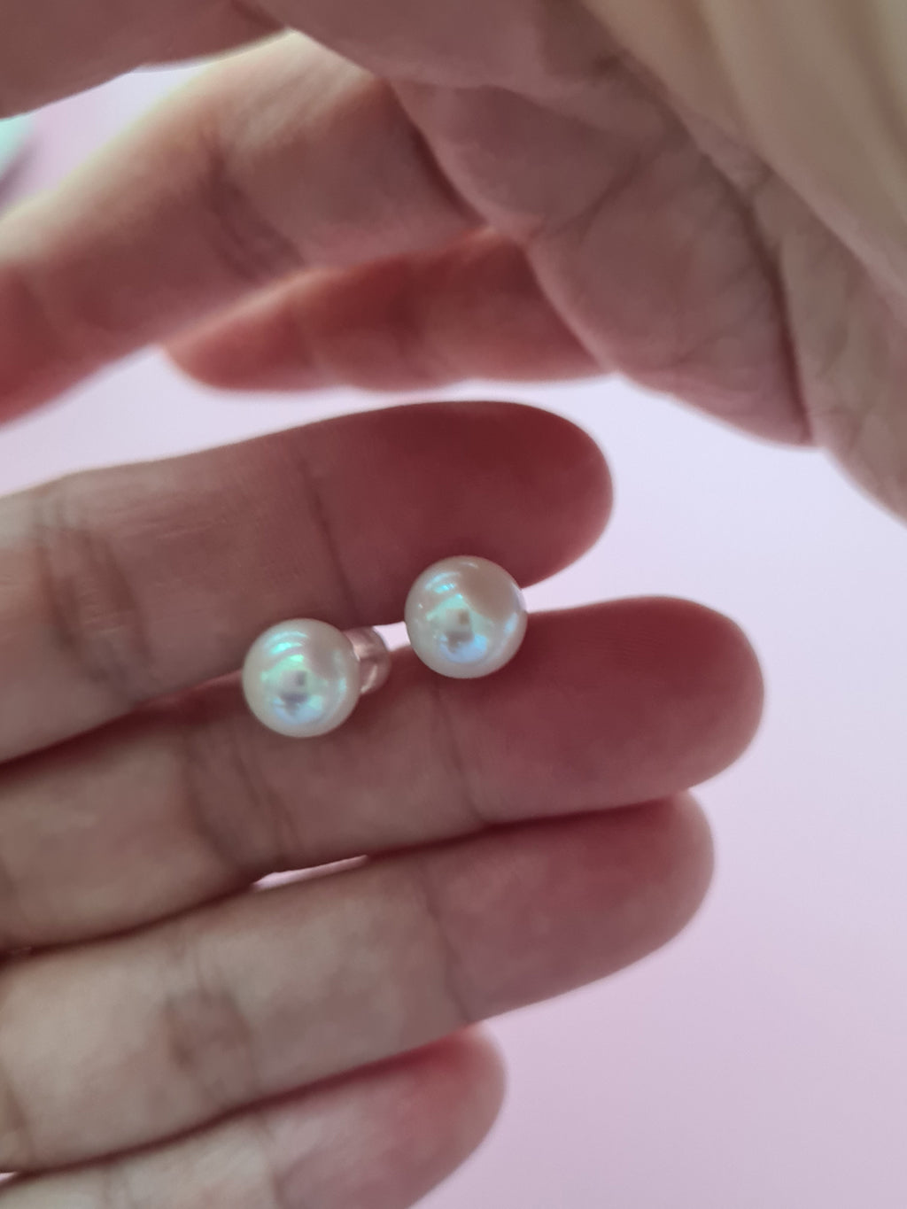 White Akoya Pearl 18K Gold Stud Earrings - 7.5mm to 8mm TEN-NYO