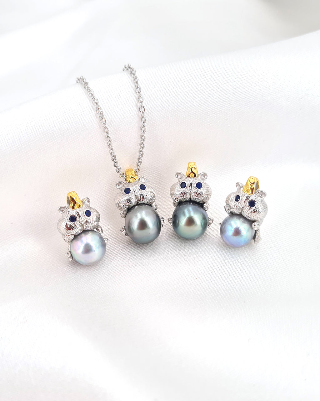 Akoya Pearl and Tahitian Pearl Cute Hamster Necklace | Modern Chic Sea Pearl Jewelry | Singapore