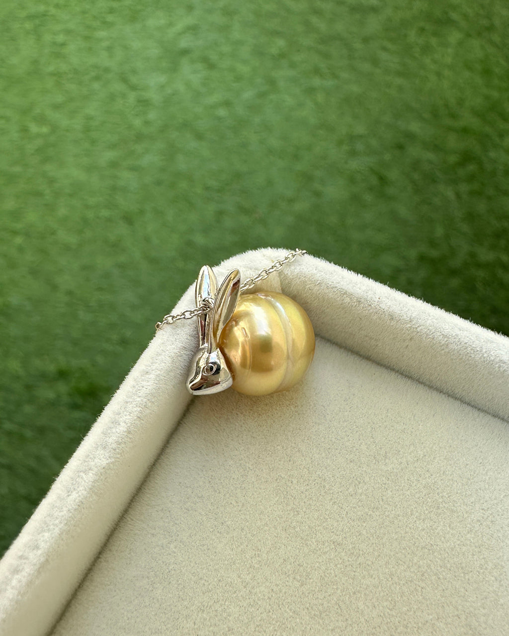 Cute South Sea Pearl Necklace Rabbit Gold Pearl Pendant Necklace
