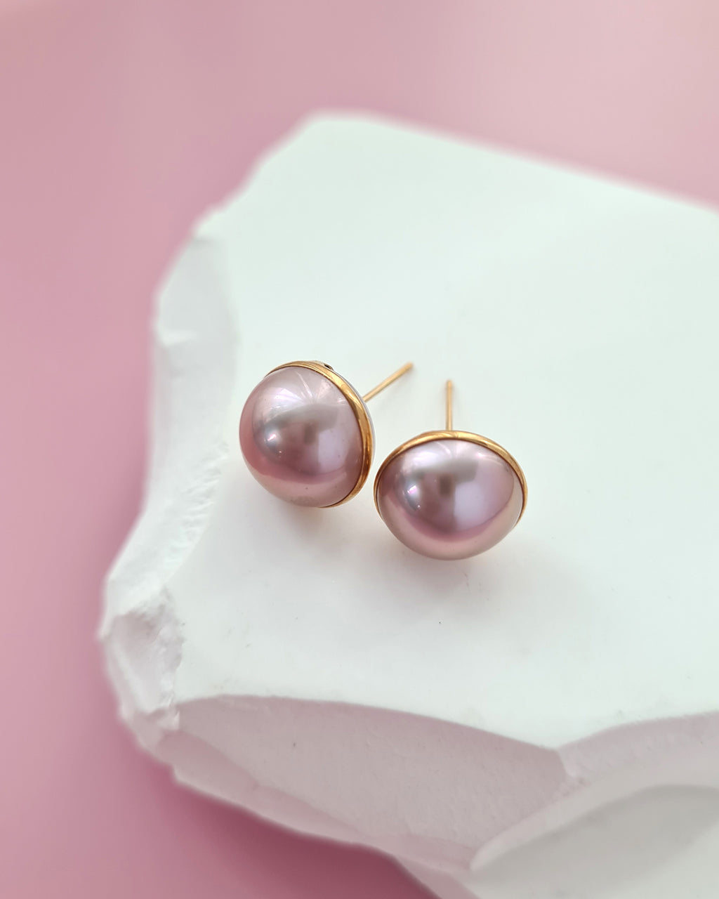 Freshwater Purple Mabe Pearl Stud Earrings - 18k Gold