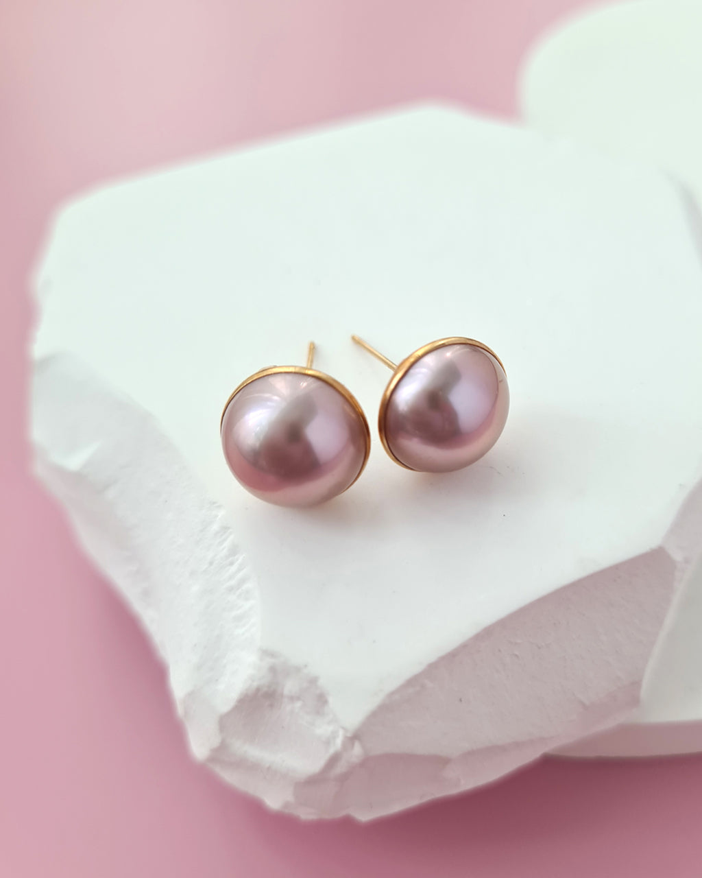 Freshwater Purple Mabe Pearl Stud Earrings - 18k Gold
