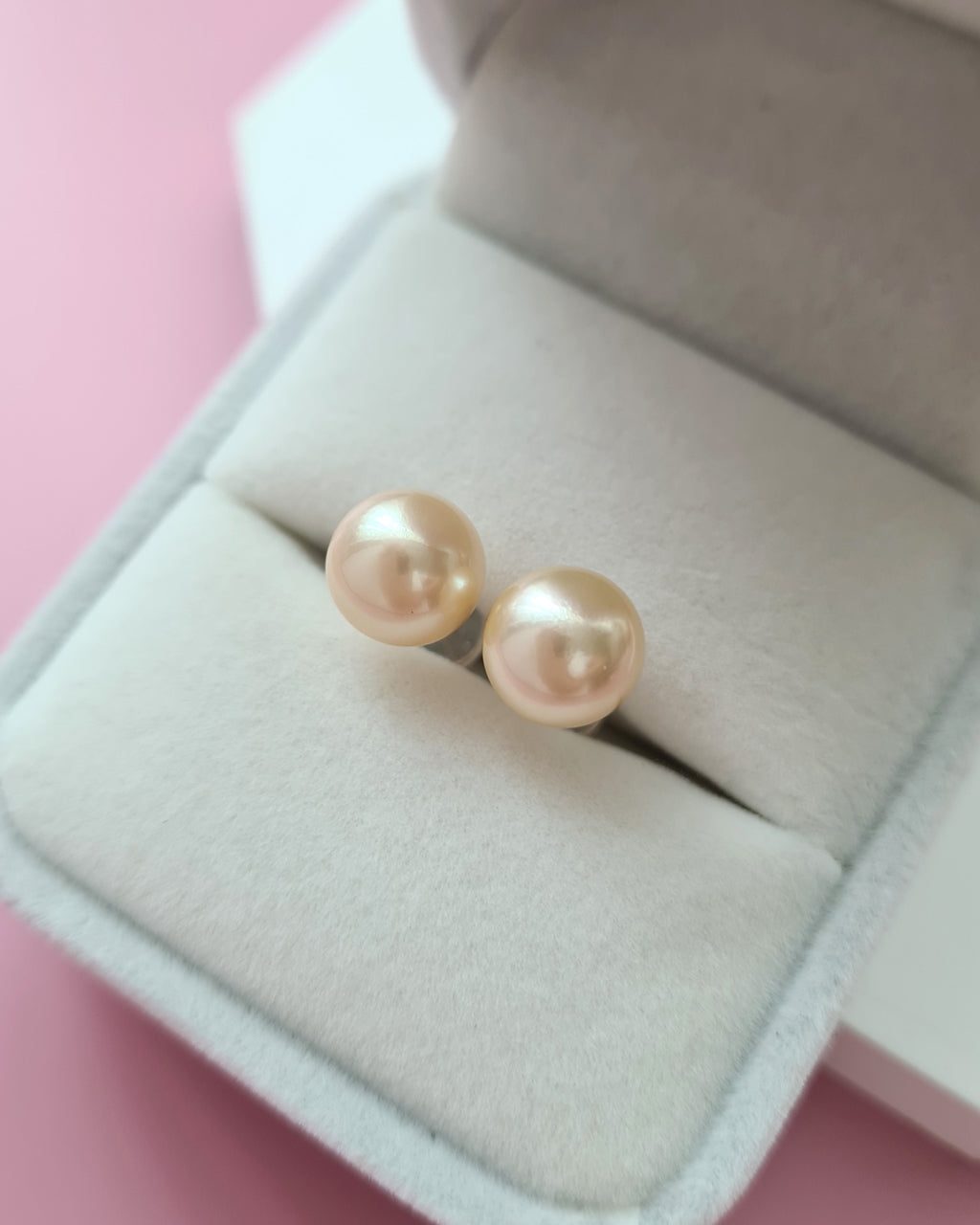 8.5mm Gold Akoya Sea Pearl 18K Gold Stud Earrings, Modern Pearl Jewelry