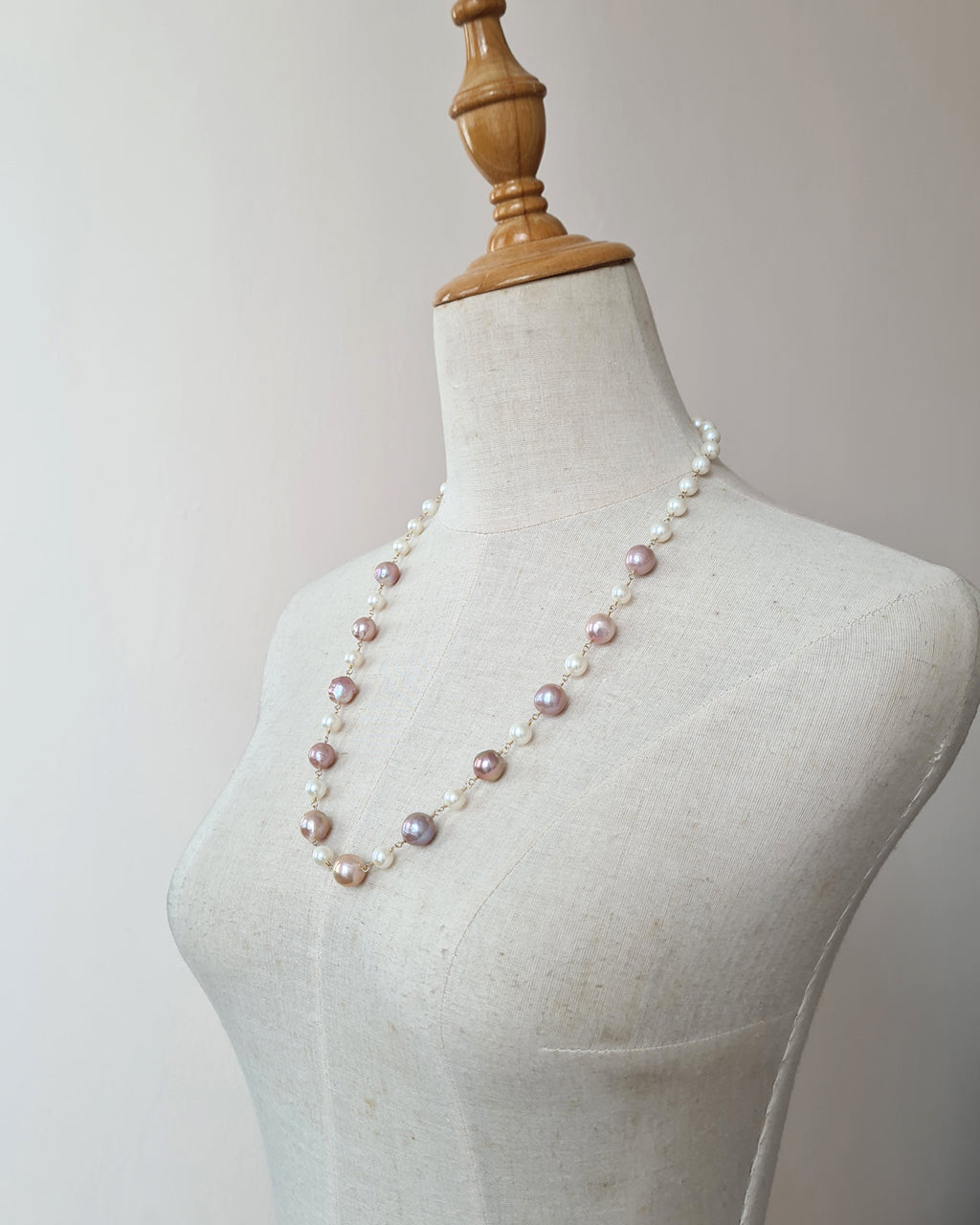 Metallic Purple Edison Pearl and White Pearl Necklace, Handmade Modern Pearl Jewelry in Singapore