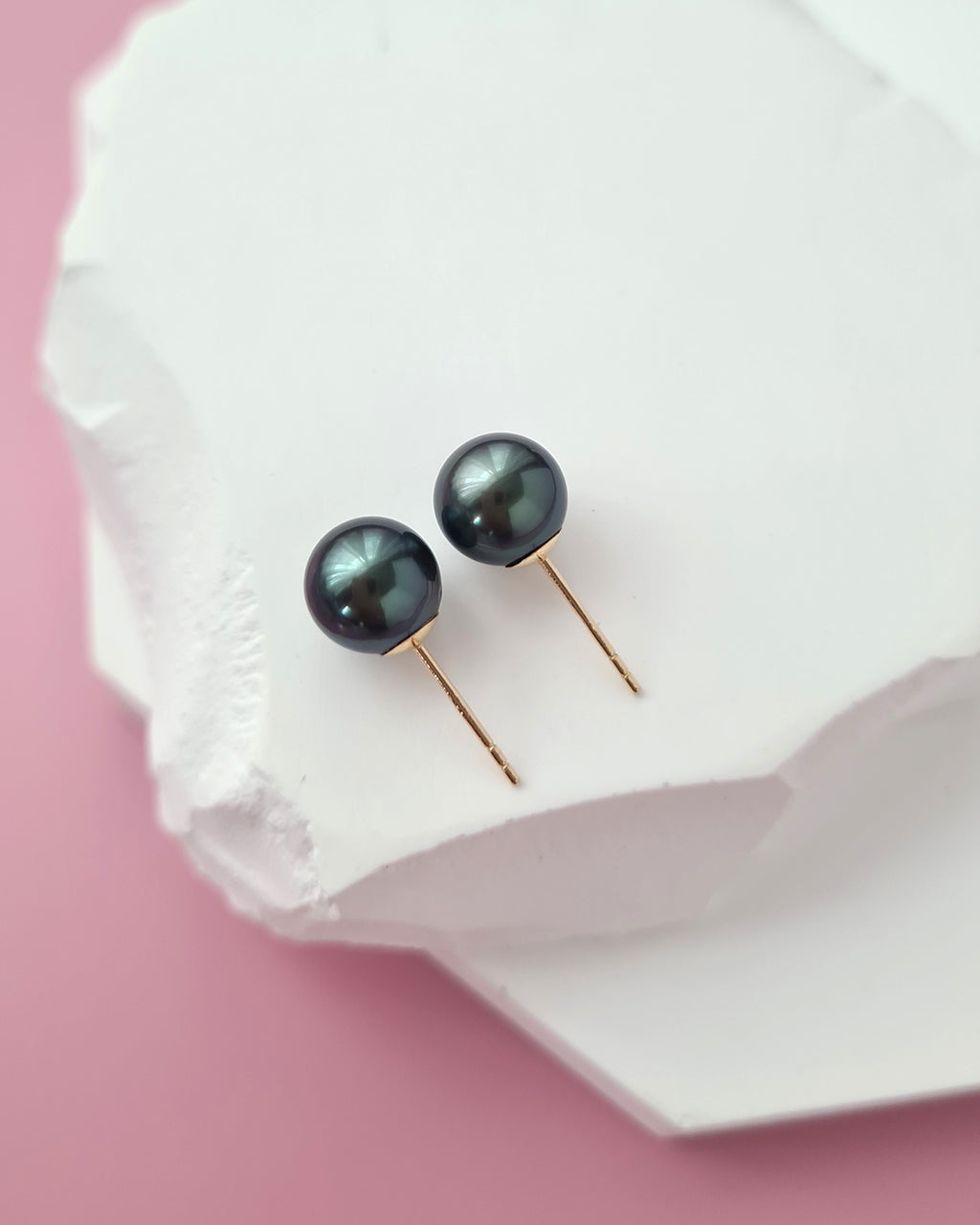Tahitian Pearl 18K Gold Stud Earrings - 8mm+
