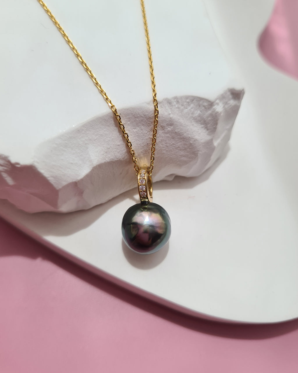 Tahitian Pearl Gold Pendant Necklace - 11mm+ Green with Pink Sheen