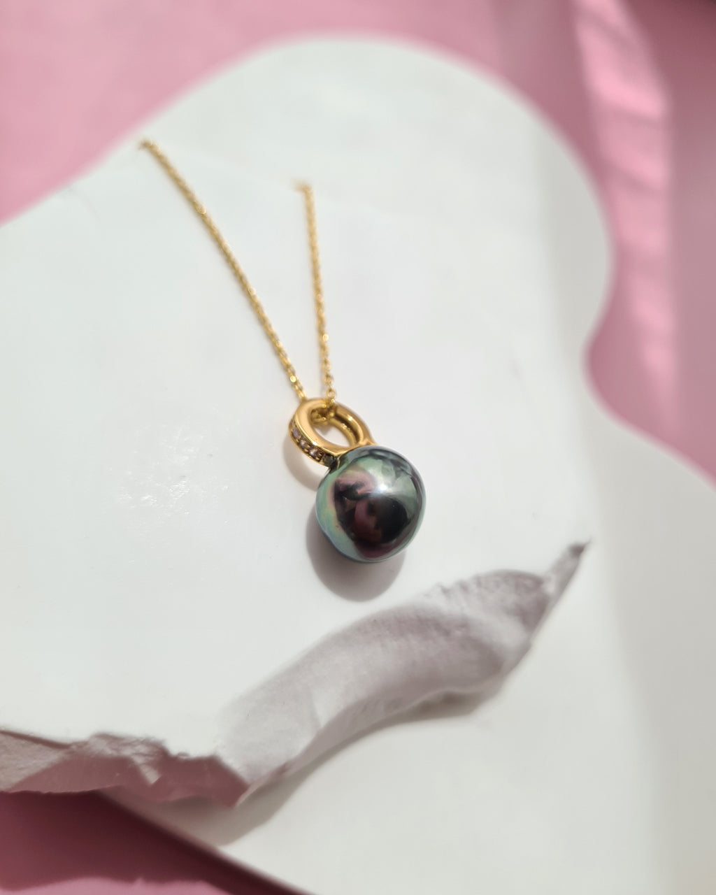 Tahitian Pearl Gold Pendant Necklace - 11mm+ Green with Pink Sheen