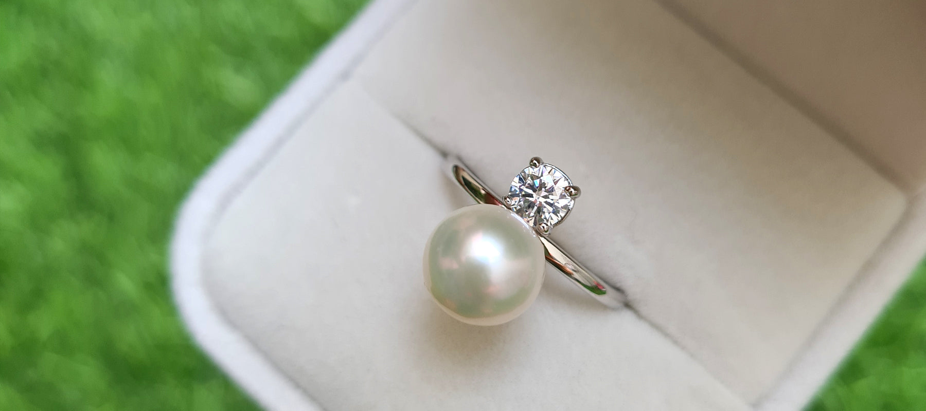 Elegance at Your Fingertips: The White Pearl Cocktail Ring