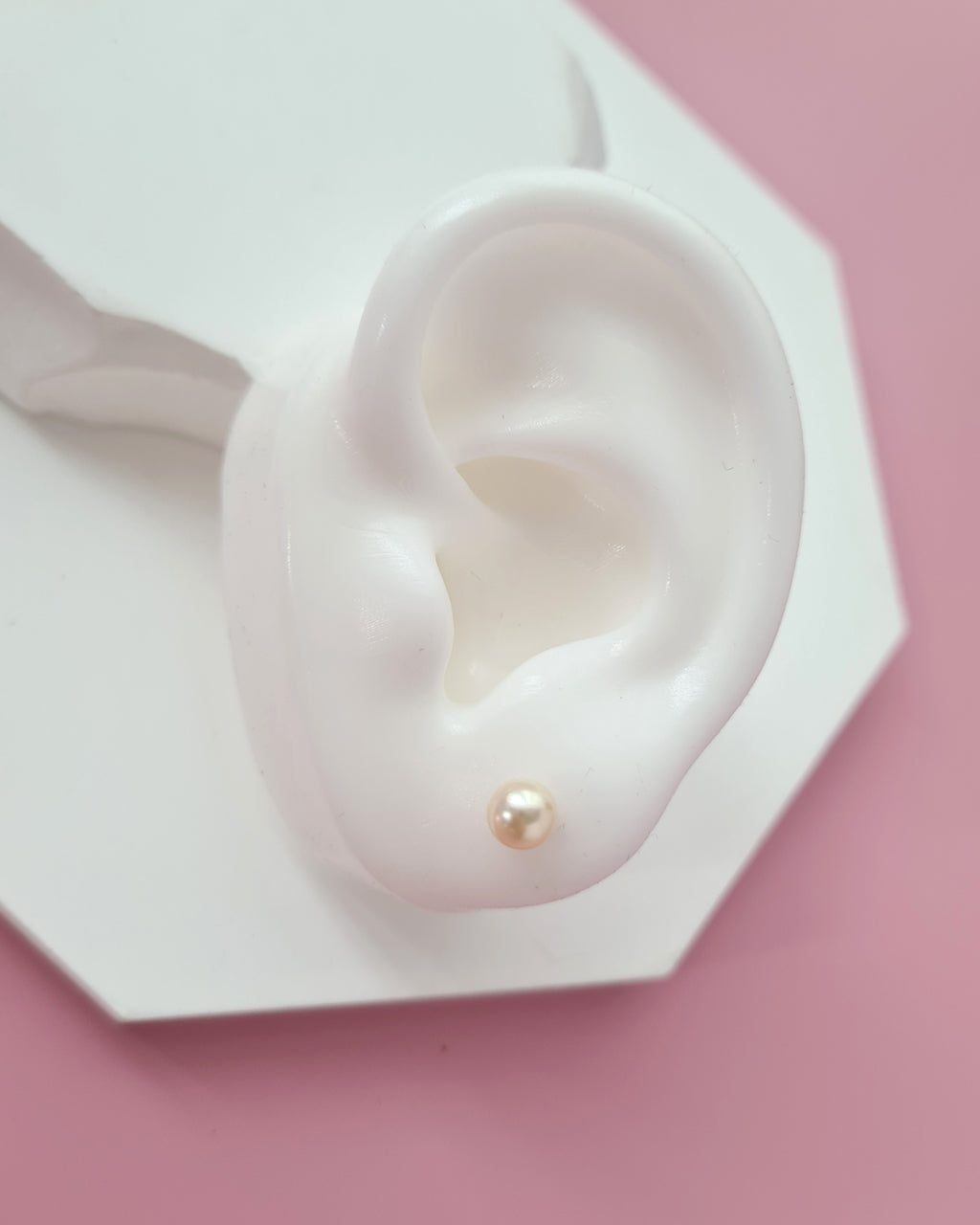 5.5mm Natural Queen Gold Akoya Pearl 18K Gold Stud Earrings