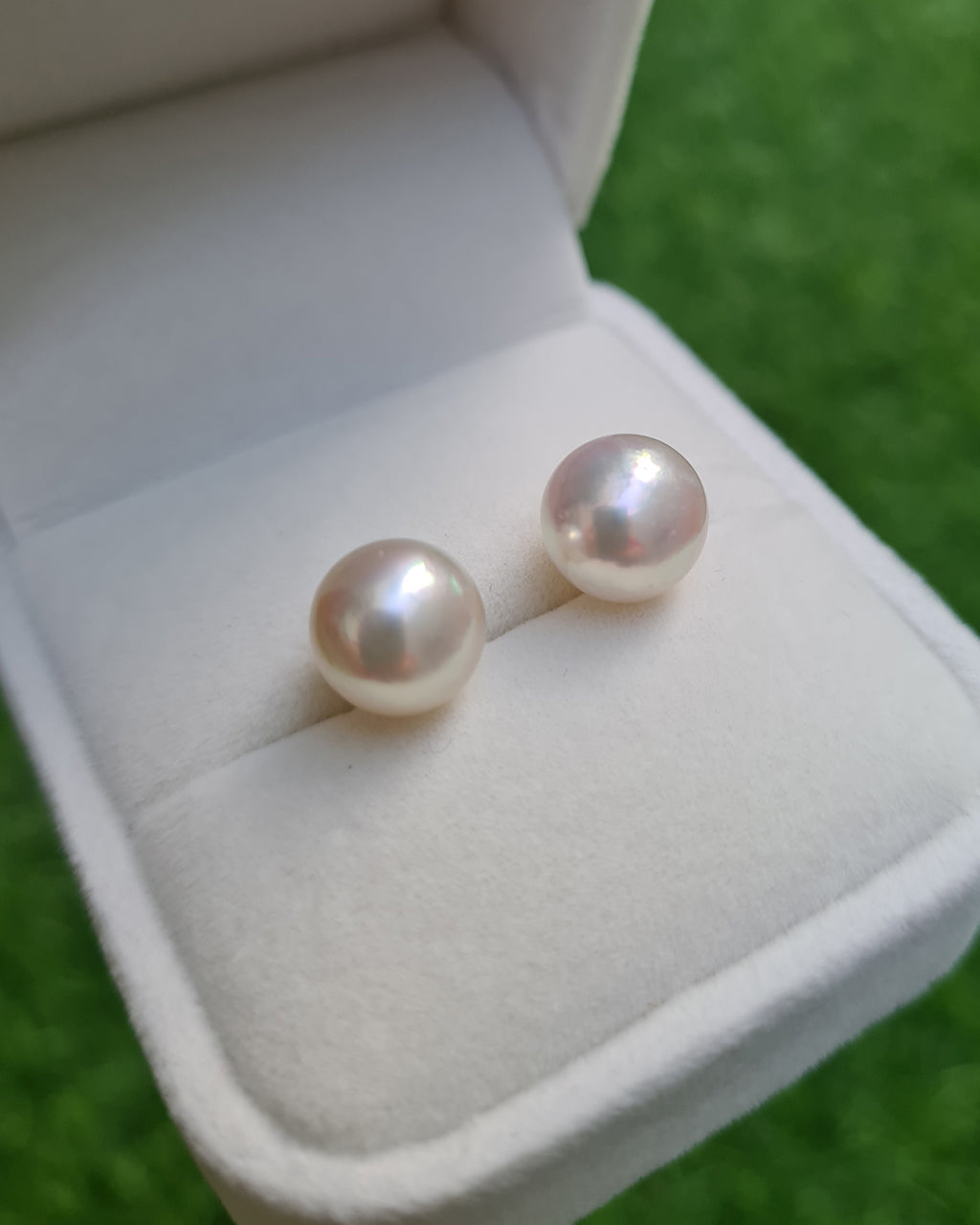 White Akoya Pearl 18K Gold Stud Earrings | Seawater Pearl Jewelry | Singapore