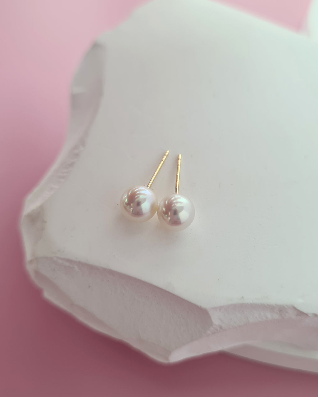 White Akoya Pearl 18K Gold Stud Earrings - 5mm to 5.5mm TEN-NYO