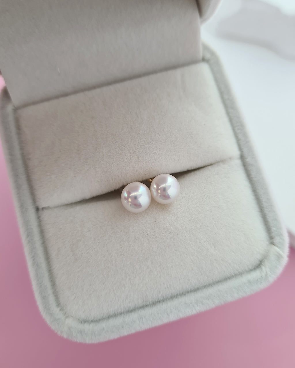 White Akoya Pearl 18K Gold Stud Earrings - 5mm to 5.5mm TEN-NYO