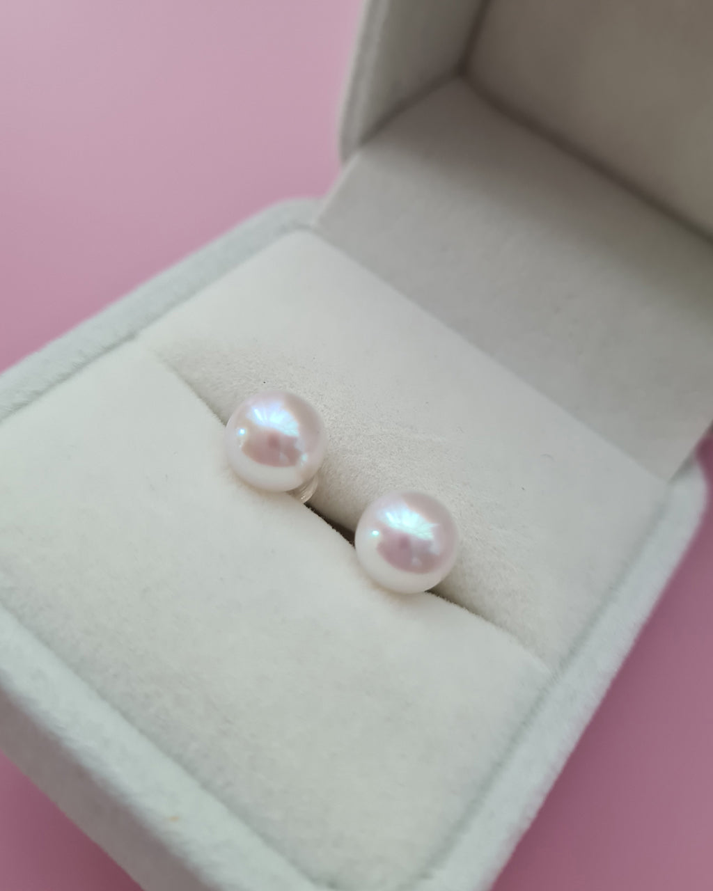 White Akoya Pearl 18K Gold Stud Earrings - 7.5mm to 8mm TEN-NYO
