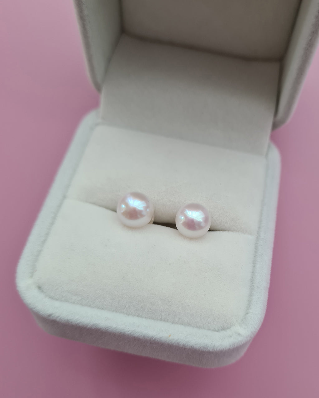 White Akoya Pearl 18K Gold Stud Earrings - 7.5mm to 8mm TEN-NYO