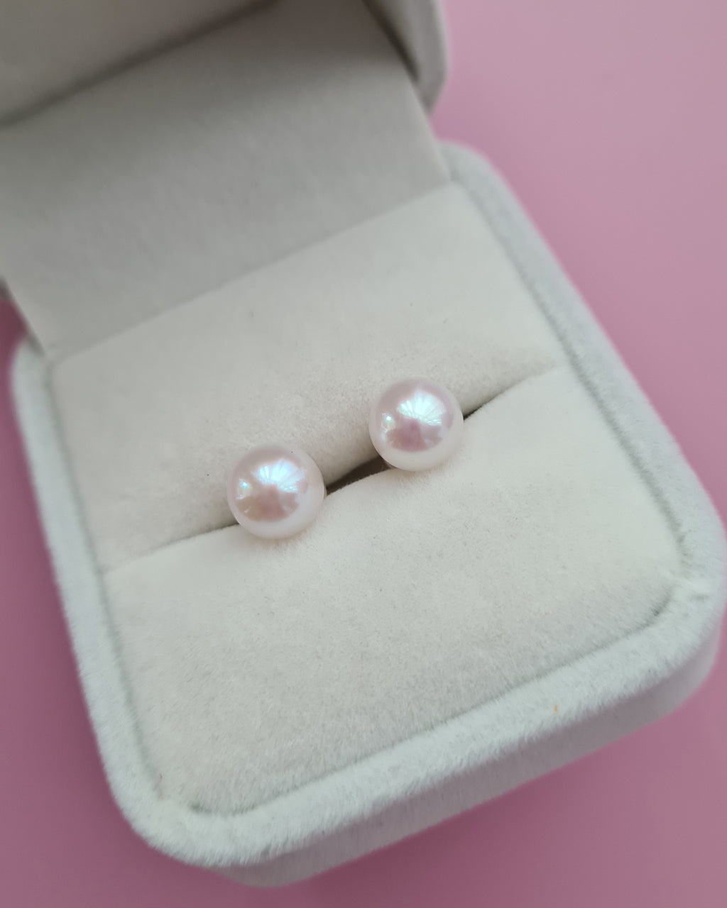 White Akoya Pearl 18K Gold Stud Earrings - 7.5mm to 8mm TEN-NYO
