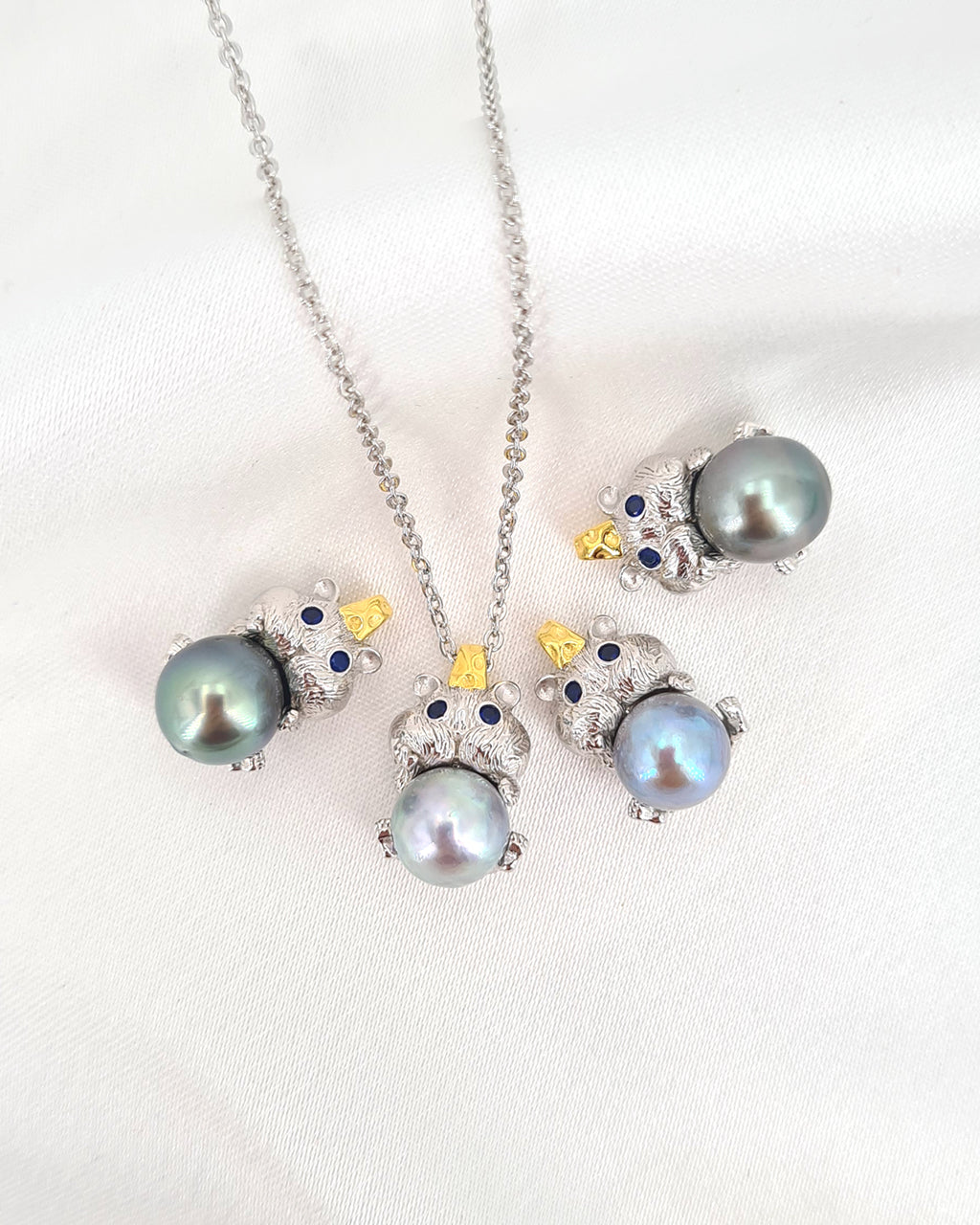 Akoya Pearl and Tahitian Pearl Cute Hamster Necklace | Modern Chic Sea Pearl Jewelry | Singapore
