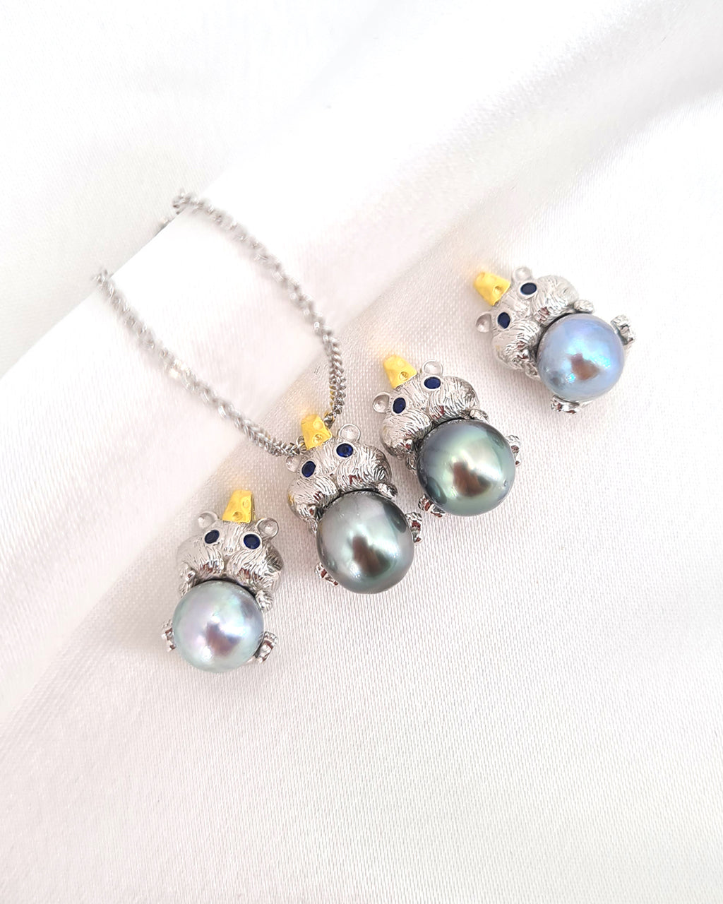 Akoya Pearl and Tahitian Pearl Cute Hamster Necklace | Modern Chic Sea Pearl Jewelry | Singapore