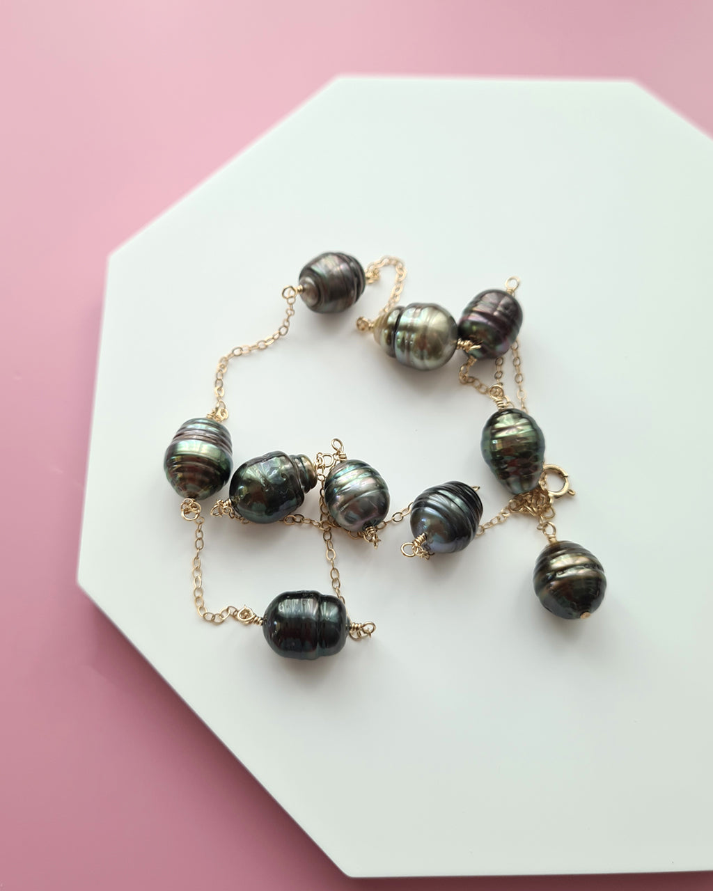 Tahitian Pearl Floating Pearl Necklace, Handcraft Luxury for Modern Women
