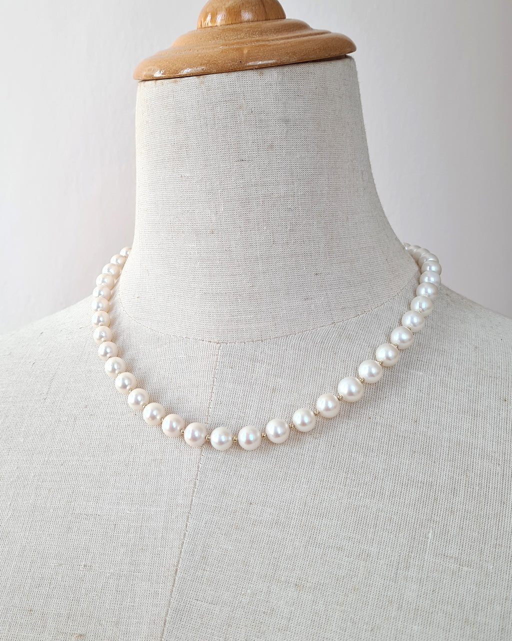 Elegant White Pearl Necklace | The Perfect Gift for Mothers & Brides 16 inch / with Standard Gift Box
