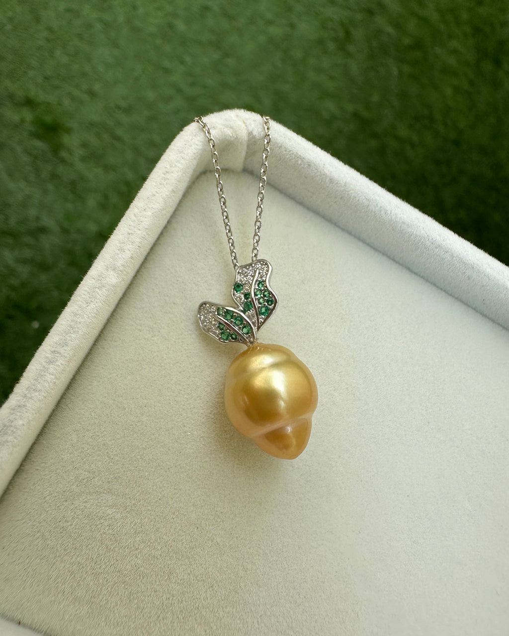 South Sea Pearl Necklace -  Cute Carrot South Sea Peal Pendant Vegetable NecklaceSouth Sea Pearl Necklace -  Cute Carrot South Sea Peal Pendant Vegetable Necklace