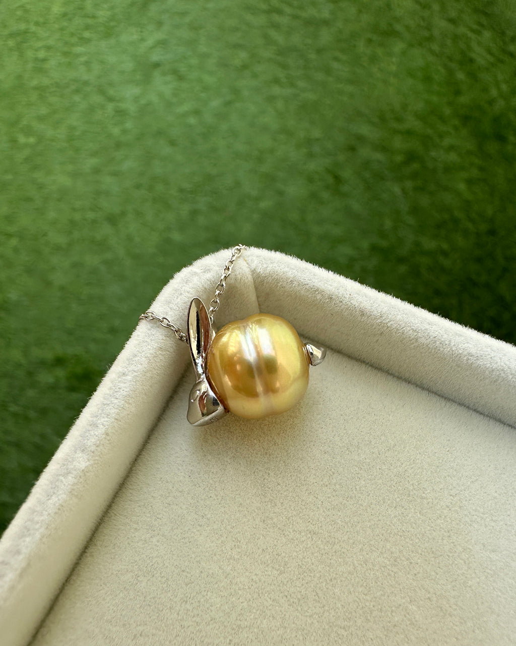 Cute South Sea Pearl Necklace Rabbit Gold Pearl Pendant Necklace