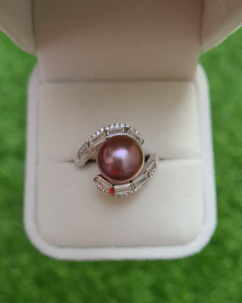 Metallic Purple Edison Pearl Cocktail Ring | Affordable Luxury Pearl Jewelry