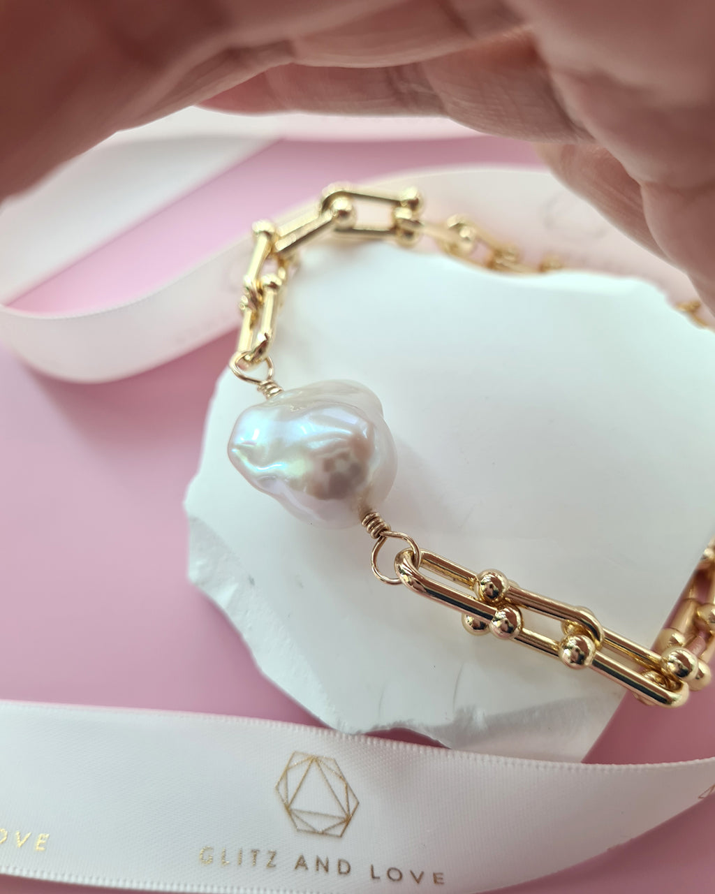 Baroque Pearl Bracelet with Gold Horseshoe Link Chain Pearl Jewelry in Singapore