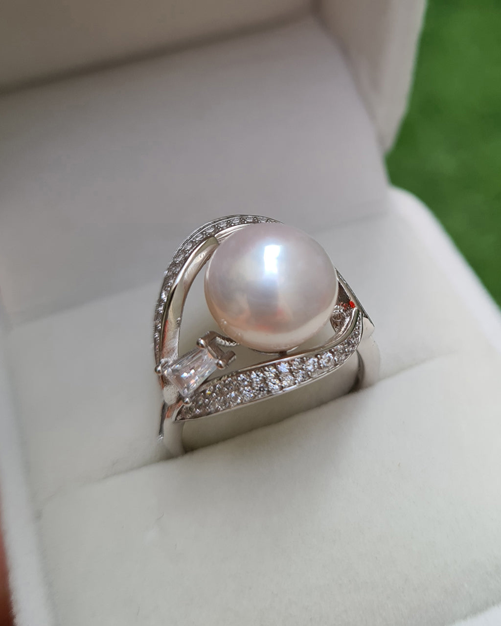 Freshwater White Pearl Ring with Leafy Elegance | Timeless Pearl Jewelry