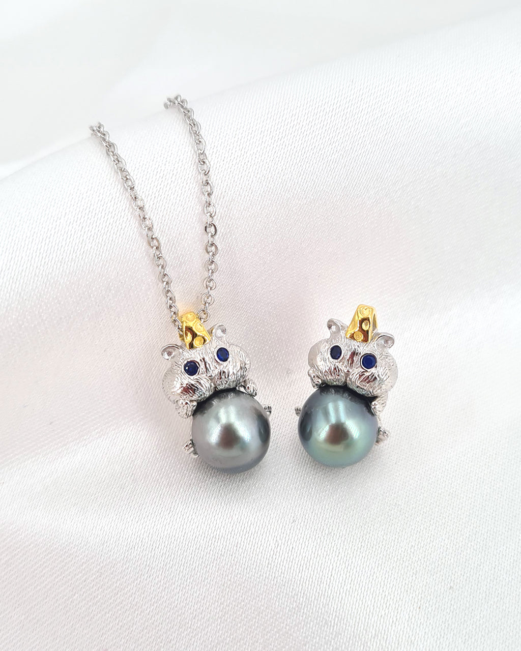 Akoya Pearl and Tahitian Pearl Cute Hamster Necklace | Modern Chic Sea Pearl Jewelry | Singapore