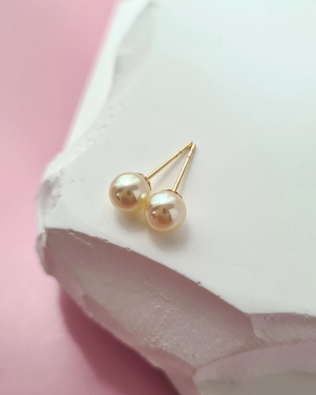 Natural Queen Gold Akoya Sea Pearl 18K Gold Stud Earrings - 6.5mm to 7mm