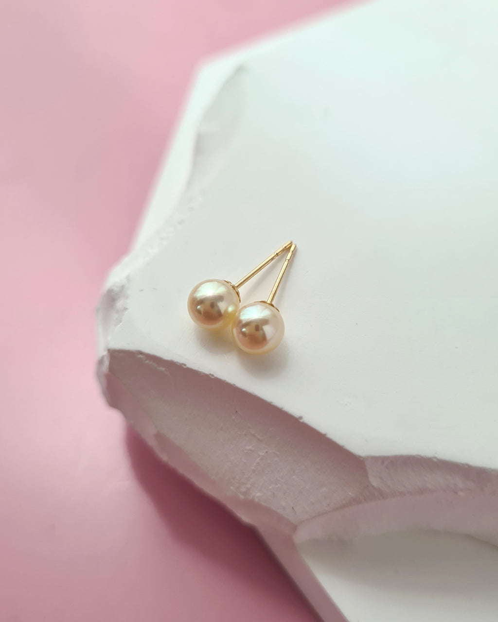 Natural Queen Gold Akoya Sea Pearl 18K Gold Stud Earrings - 6.5mm to 7mm
