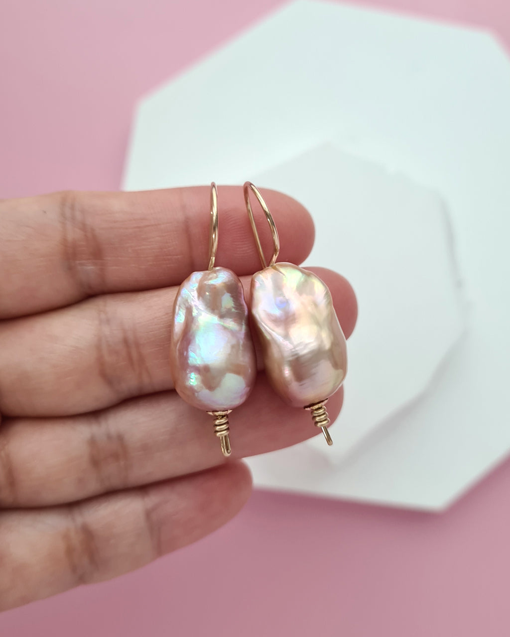 Metallic Purple Peach Baroque Pearl Earrings - Minimalist in Gold