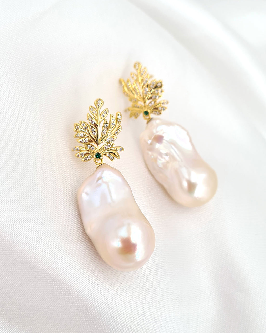 Big white pearl earrings top
