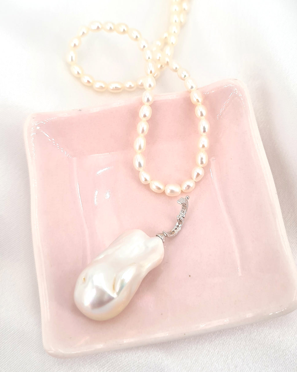 Large online clasp necklace