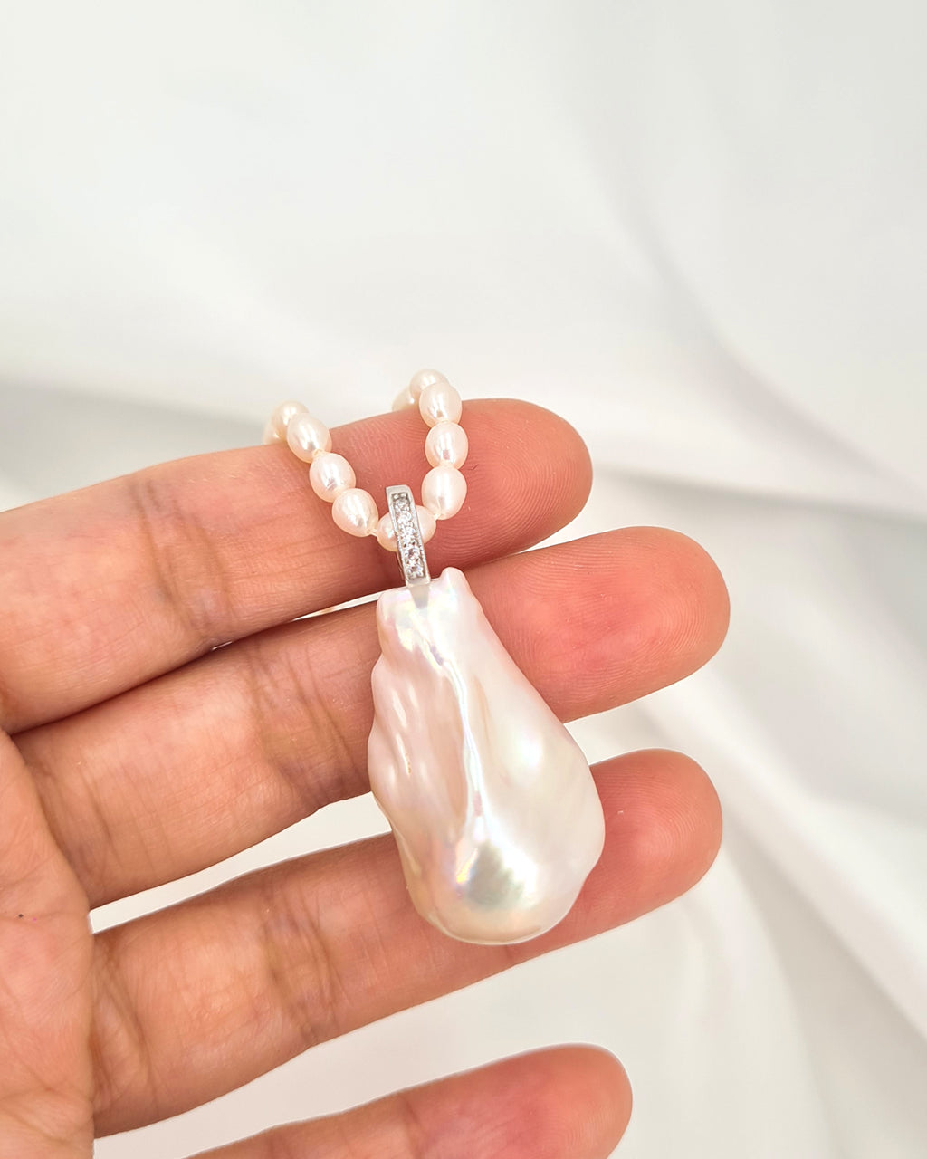 Large white pearl new arrivals necklace