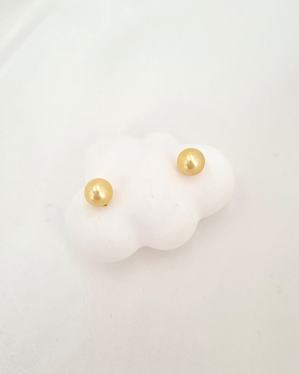 Natural Queen Gold Akoya Sea Pearl 18K Gold Stud Earrings - 6.5mm to 7mm