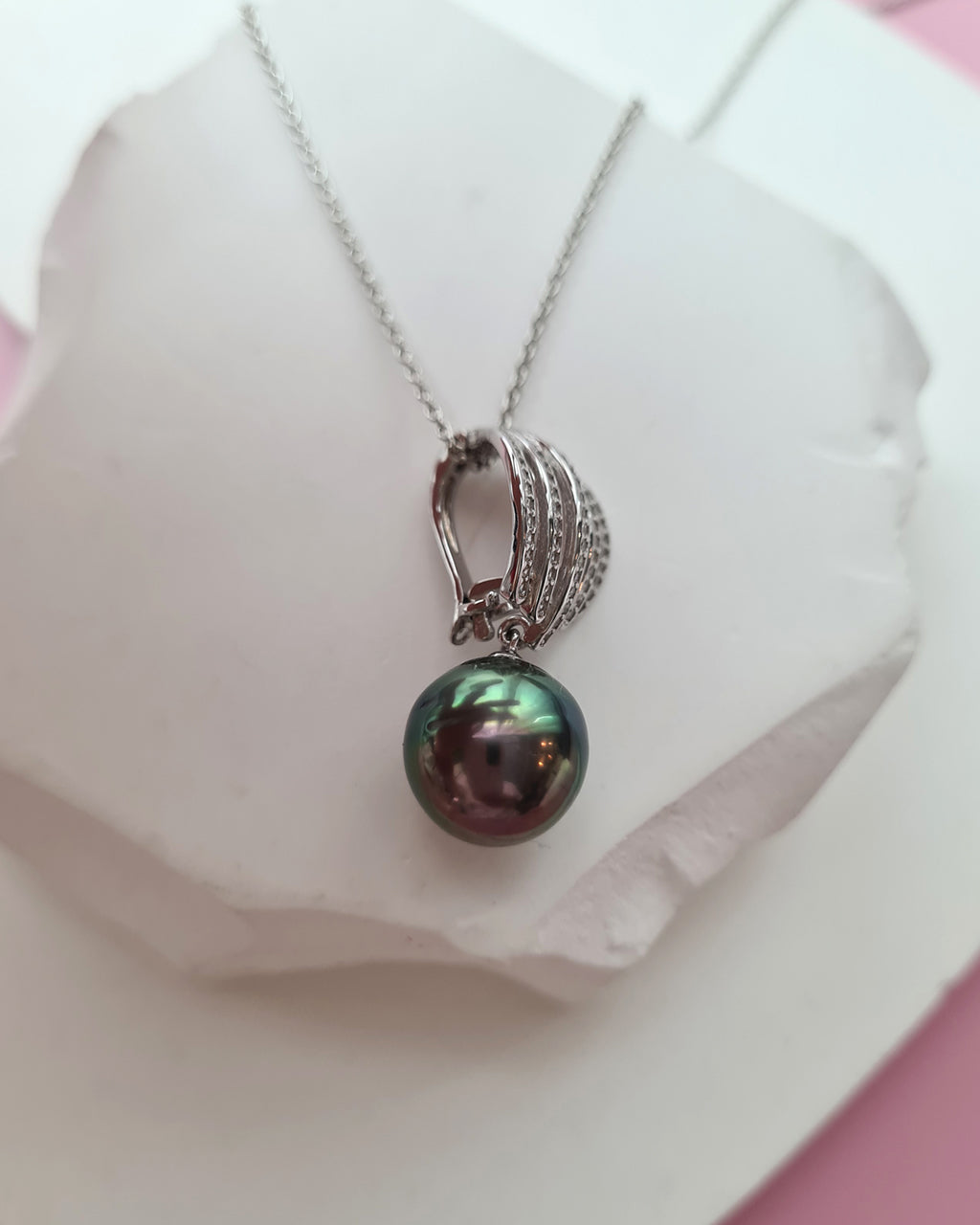 11mm Peacock Green Pink Tahitian Pearl Pendant Necklace with Detachable Clasp