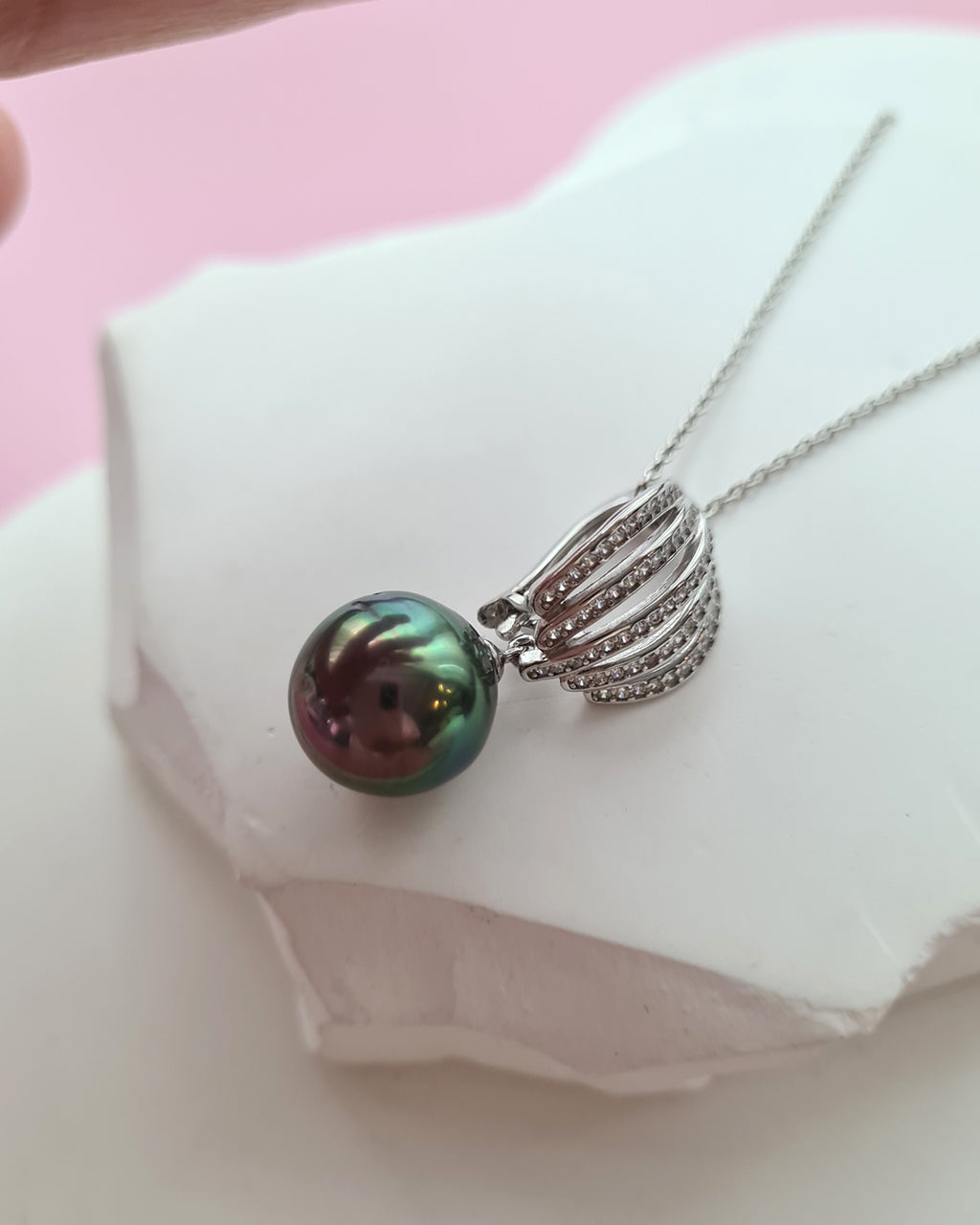 11mm Peacock Green Pink Tahitian Pearl Pendant Necklace with Detachable Clasp