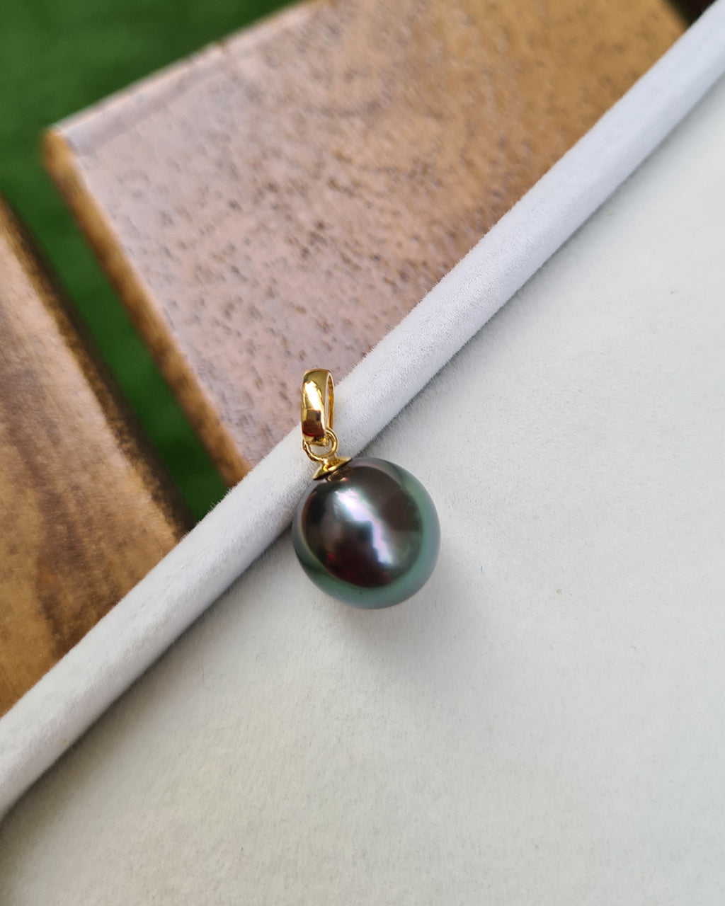 Tahitian Pearl Pendant Necklace - 18k Gold Pearl Pendant