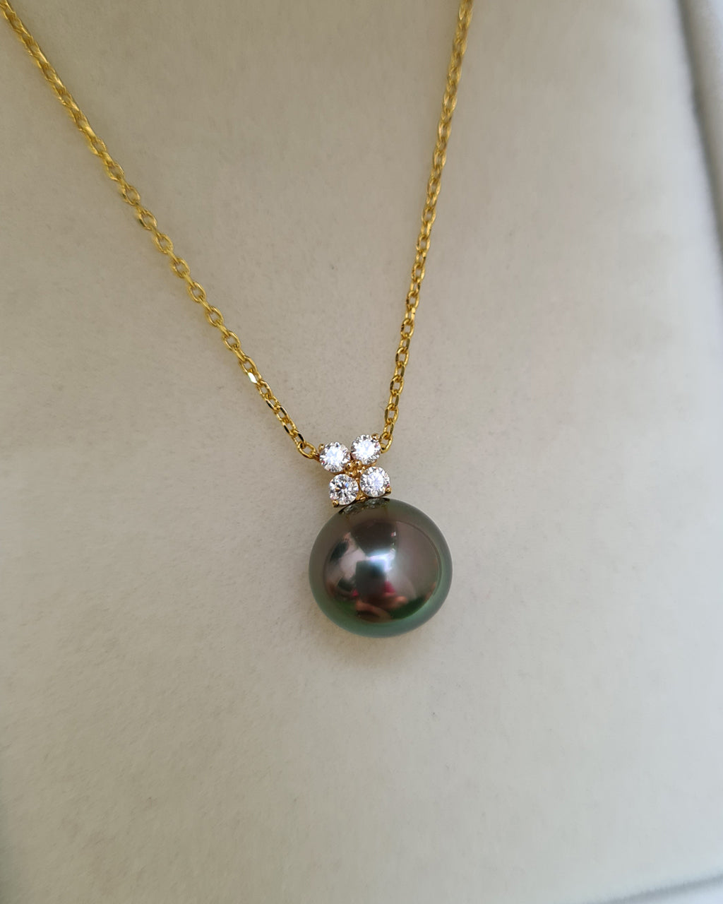 Peacock Green Tahitian Pearl Pendant Necklace - 18k Gold Pearl Pendant