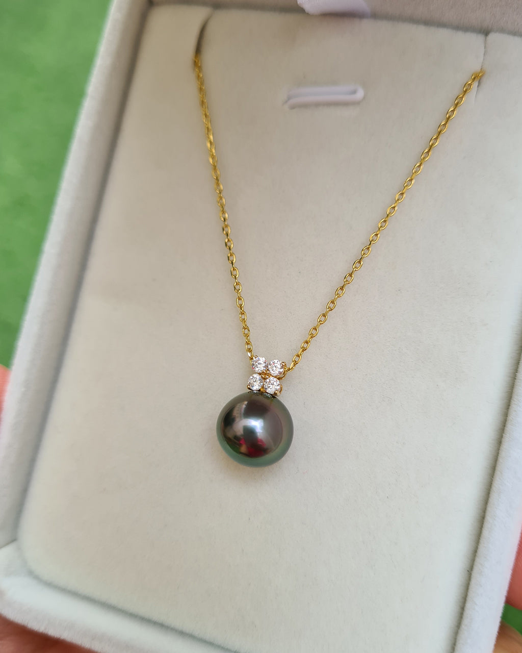 Peacock Green Tahitian Pearl Pendant Necklace - 18k Gold Pearl Pendant