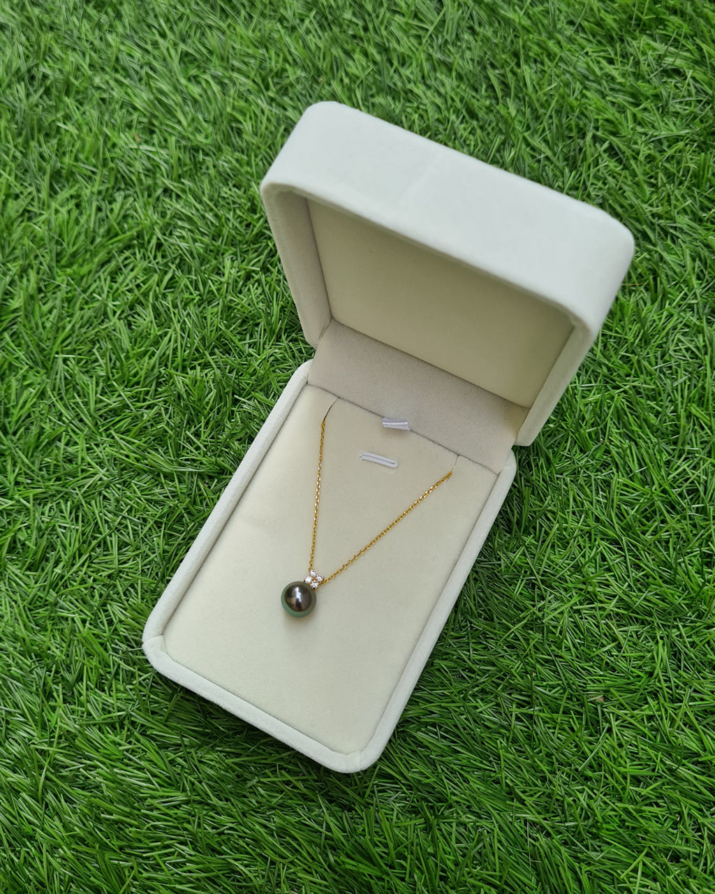 Peacock Green Tahitian Pearl Pendant Necklace - 18k Gold Pearl Pendant