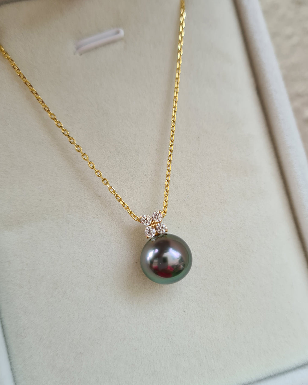 Peacock Green Tahitian Pearl Pendant Necklace - 18k Gold Pearl Pendant