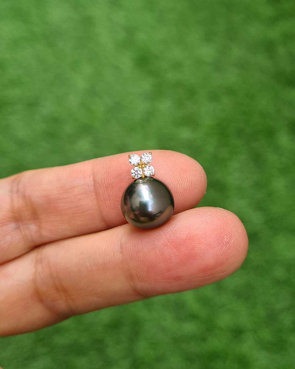 Peacock Green Tahitian Pearl Pendant Necklace - 18k Gold Pearl Pendant
