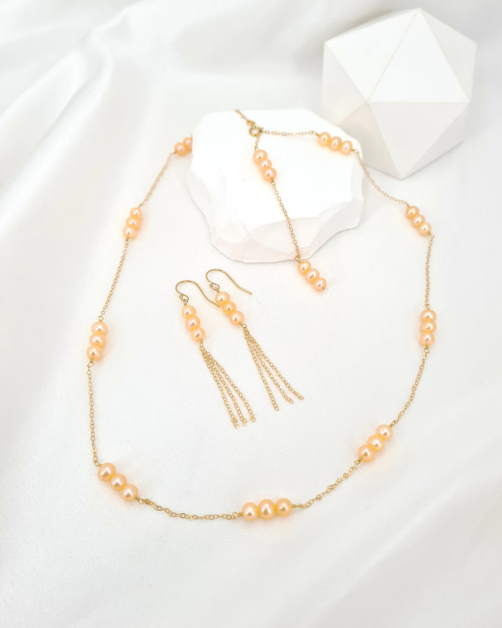 Pearl Necklace Wedding Gifts for Brides and Bridesmaids