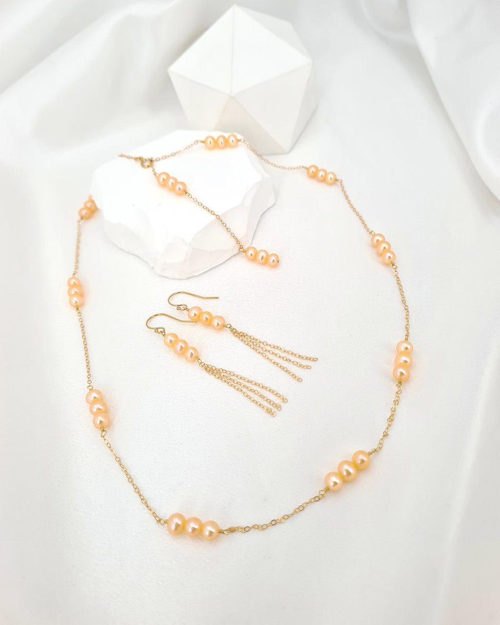 Pearl Necklace Wedding Gifts for Brides and Bridesmaids