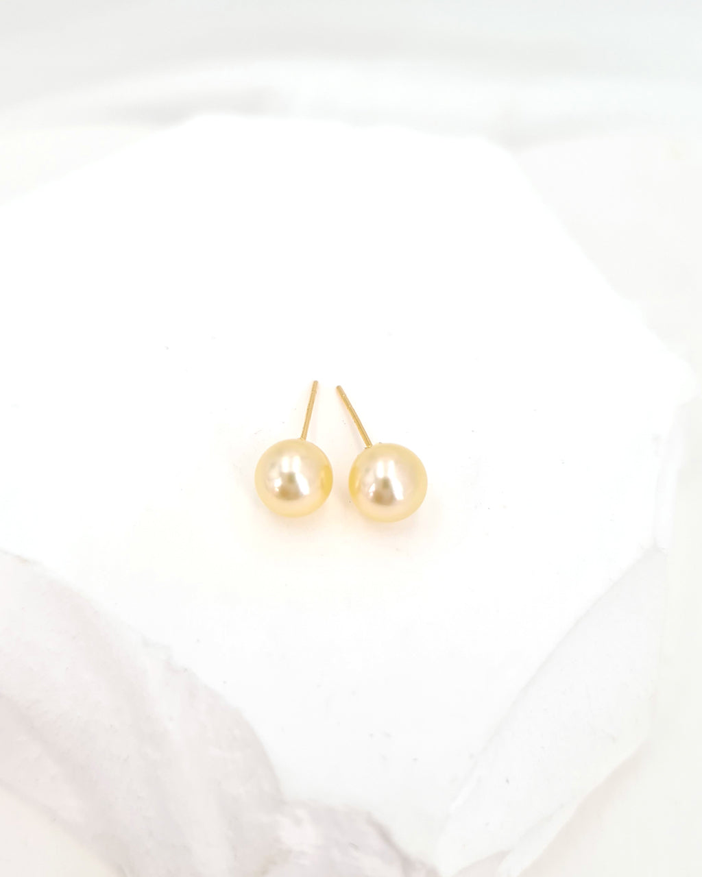 Queen Gold Akoya Sea Pearls 18K Gold Stud Earrings - 5.5mm to 6mm